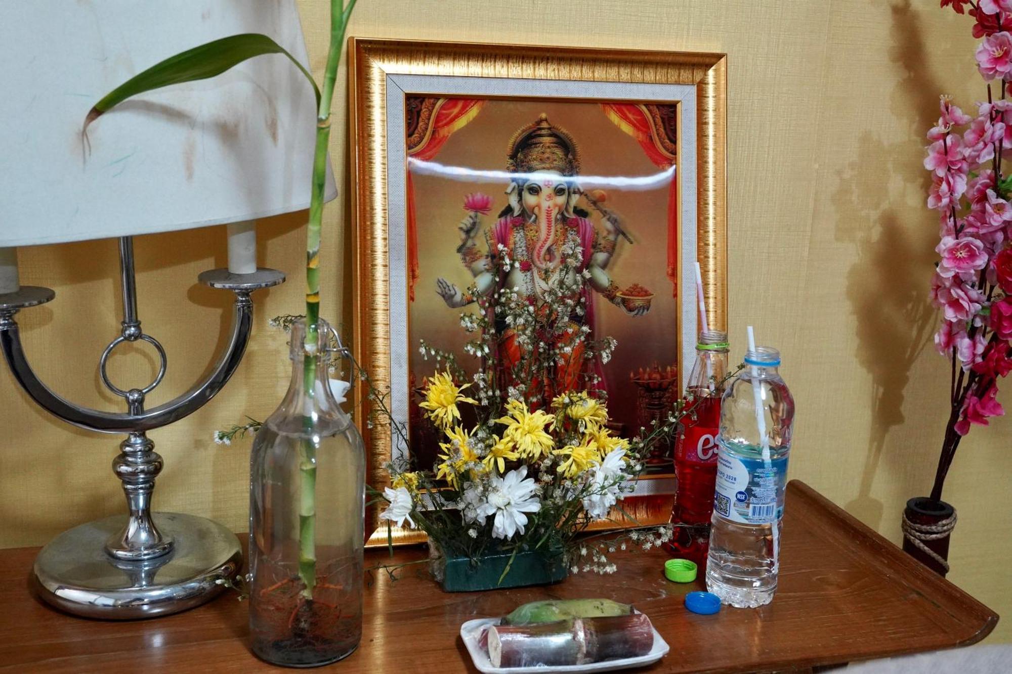 Sura Hostel Bangkok Near Mrt Phra Ram 9 Экстерьер фото